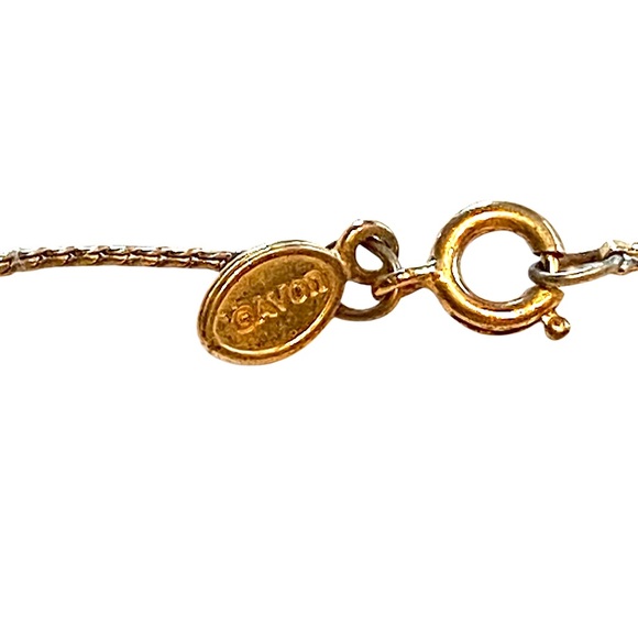 AVON VINTAGE Initial C necklace Gold - Picture 3 of 3